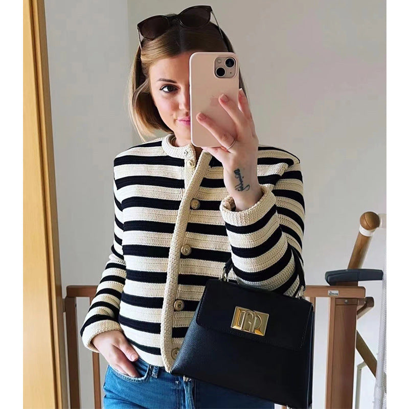 Jeanne | Gilet court à boucle tendance