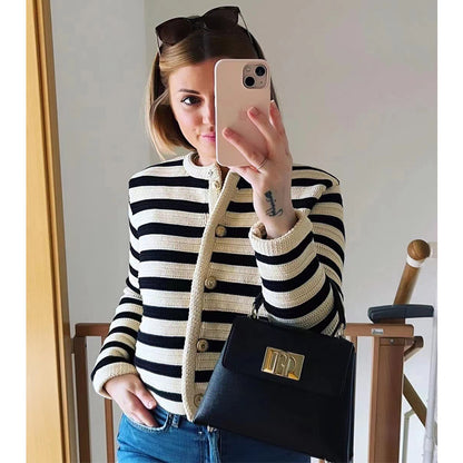 Jeanne | Gilet court à boucle tendance